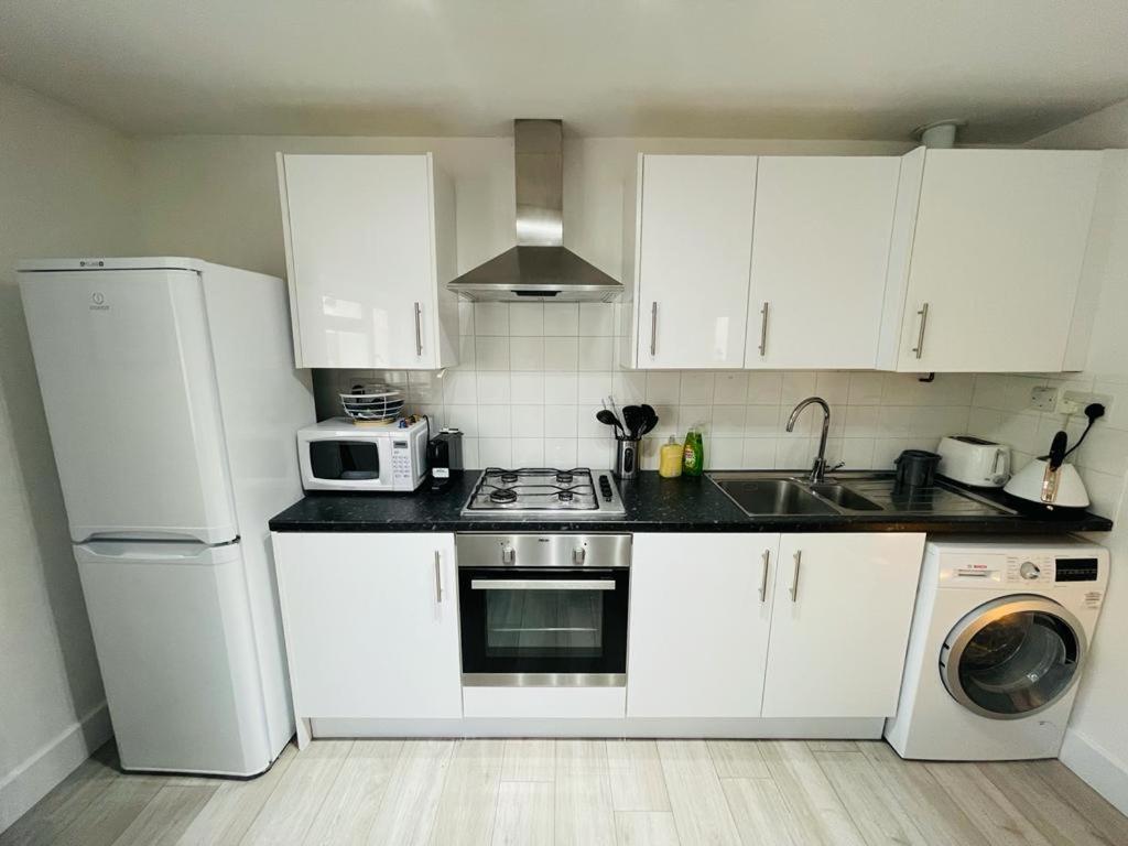 Enfield Chase Apartment Luaran gambar